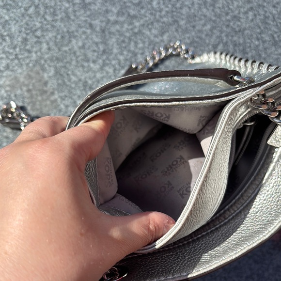 MICHAEL Michael Kors Metallic Silver Leather Chain Shoulder / Crossbody Bag - Picture 12 of 13